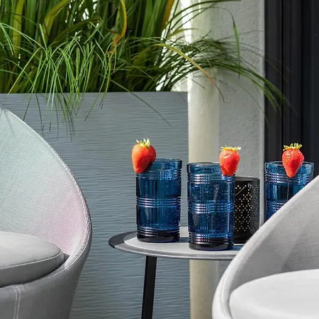 Coast Close To The With Parking & Balcony By Renters *